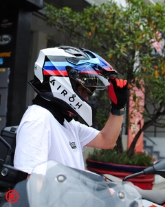 CASCO AIROH COMMANDER 2 DOOM