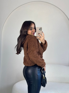 Casaco teddy curto com capuz - Dalia Rosada