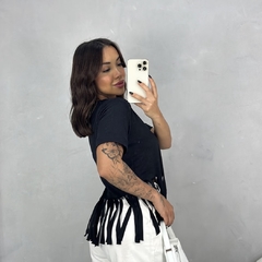 Blusa t-shirt manga curta franjas na internet