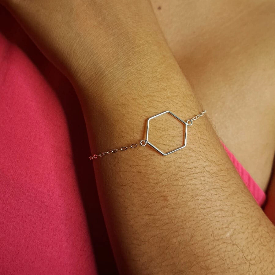 Pulseira Sextavada Central