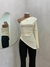 BLUSA NULA MANGA ASSIMETRICO