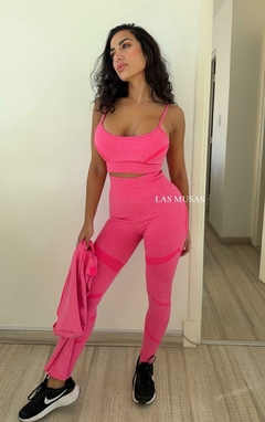 CONJUNTO AMAZING (CHICLE) - las musas