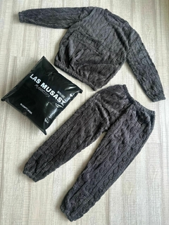 PIJAMA REINA INVERNAL (PETRÓLEO) en internet