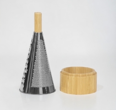 RALADOR DE QUEIJO COM BASE DE BAMBU