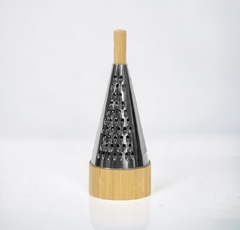 RALADOR DE QUEIJO COM BASE DE BAMBU - comprar online