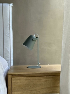 LAM. DE MESA GRIS