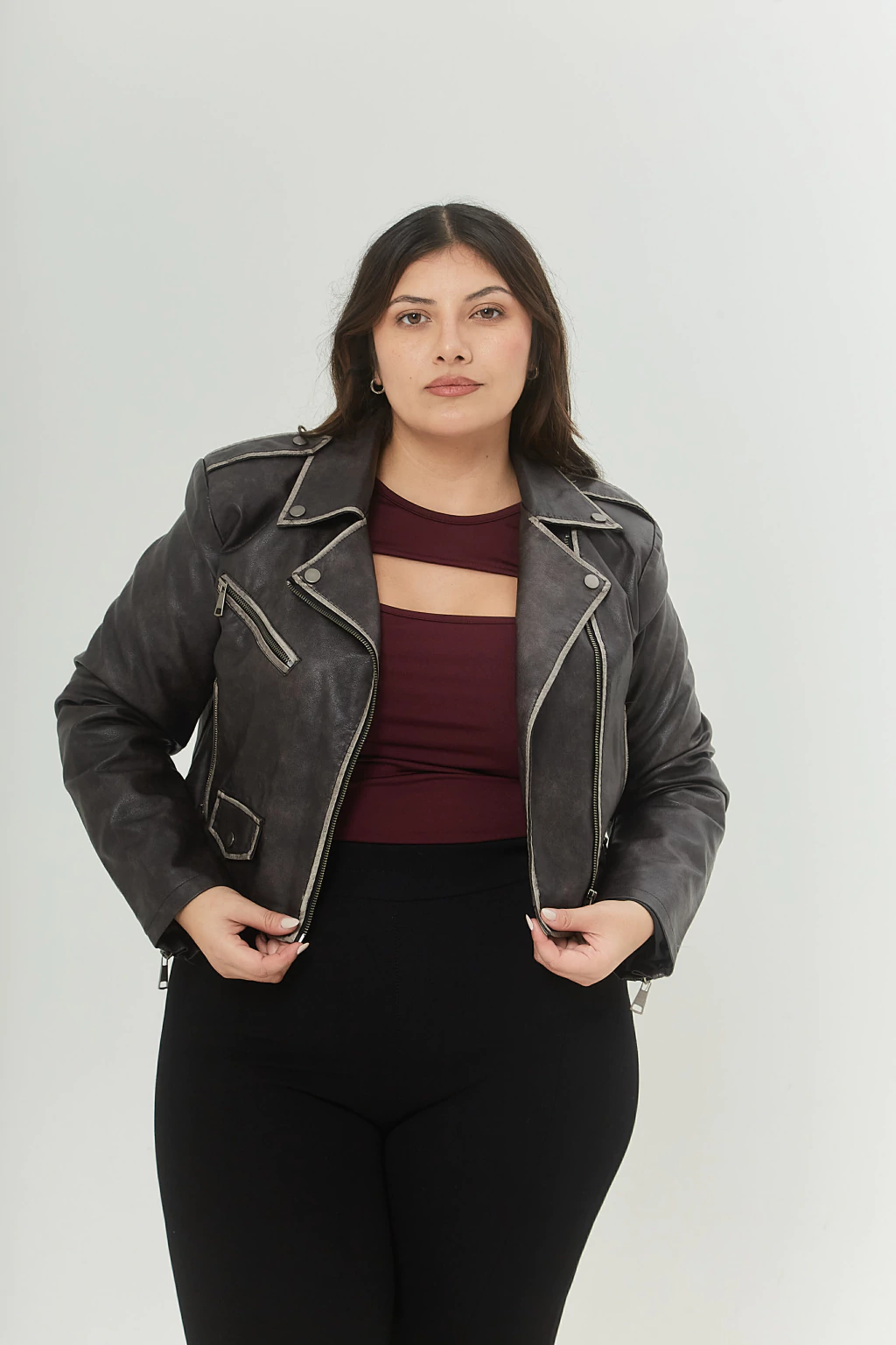 CAMPERA DE CUERO CORTA