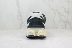 New Balance 9060 Black - Tenis do Pato