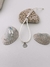 Pulseira Cordão Branco com Pingente Concha - comprar online