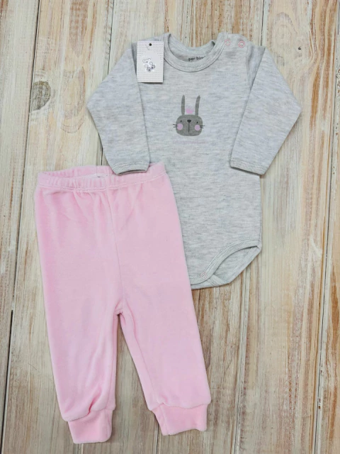 conjunto body estampado coneja y pantalon de plush