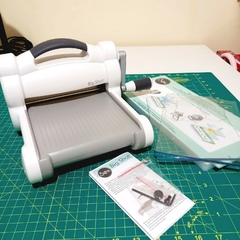LOTE 25 - SIZZIX BIG SHOT (FERRAMENTA DE CORTE E RELEVO) na internet