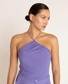 Blusa assimétrica na internet