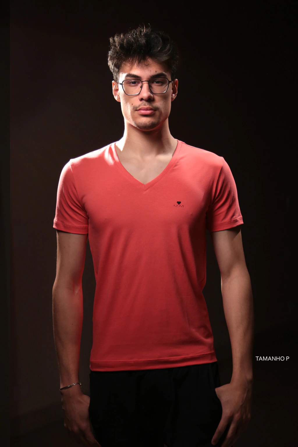 Camiseta Gola V - Cor Coral - Masculina