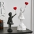 Imagem do Estátua de Menina Balão Vermelho Voador - Escultura para Decoração