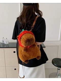 Mochila CAPYBARA plush - Premavintagestore Mayorista