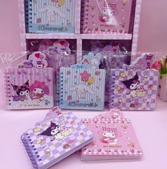 Mini cuadernito Sanrio cuadriculado