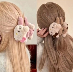 Broche HELLO KITTY peluche