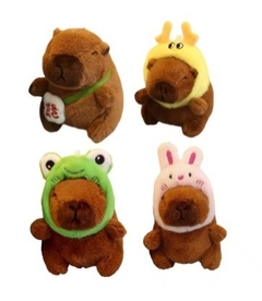 Capybara con gorrito 20cm
