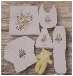 Conjunto x5 (Mantilla- Osito- Batita- Babero- Gorrito)