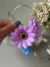 Brinco menor argola flor