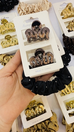 ENCARTONADO DE 2 CAIMANES + 2 SCRUNCHIES X 12 UND - comprar online
