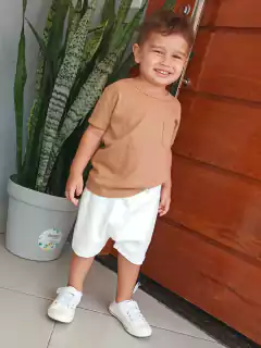 Camiseta Over com bolso Cores - João e Marina Store