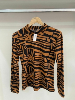 POLERA ESTAMPA C