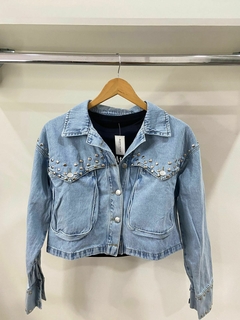 CAMPERA JEANS TACHAS en internet