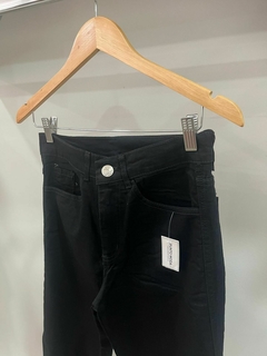 JEANS RECTO NEGRO