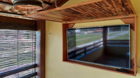 Gabinete para TV ao Ar Livre