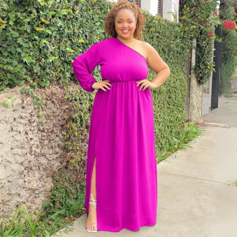 Vestido Feminino Plus Size Fenda Lateral Faixa Mula Manca para Casamento e Debutante