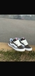 VANS KNU SKOOL WHITE AND GREY en internet