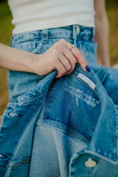 JAQUETA CROPPED JEANS - comprar online