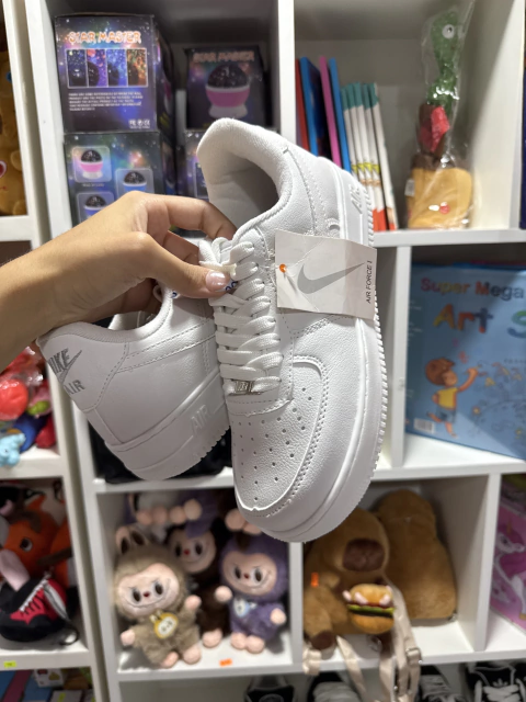 Nike blancas
