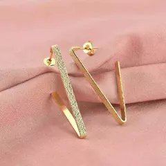 Argola Triangular Texturizada na internet