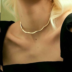 CHOKER ARO LISO TRABALHADO CURVO ORGÂNICO - comprar online