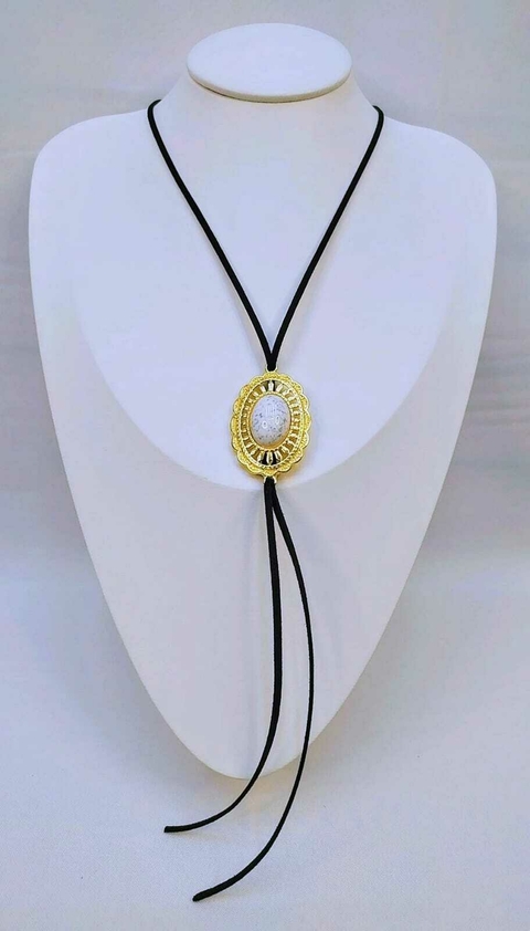 Colar Courinho e Medalha