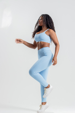 Calça Atletismo Azul Claro na internet