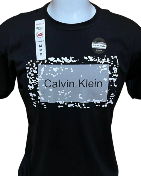 Camiseta Preta Calvin Klein Masculina: Estilo e Versatilidade Impecáveis