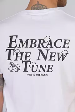 REMERTA MANGA CORTA TUNES BLANCO - BRAVO - comprar online