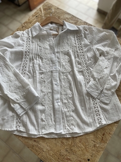 Camisa Dora en internet