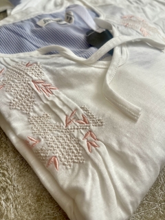 Blusa bordada - comprar online