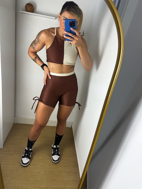 Conj Short Cross Marrom com Pérola