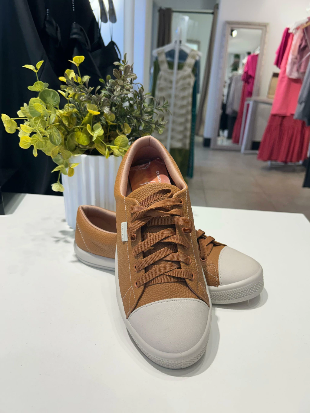 TENIS CARAMELO