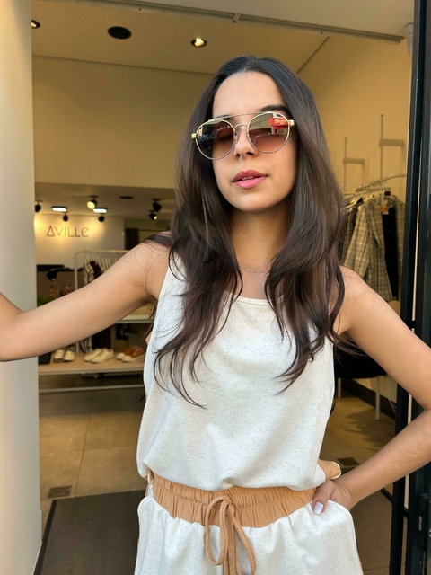 BLUSA REGATA BICOLOR EM MOLEVISCO BEGE CLARO - comprar online