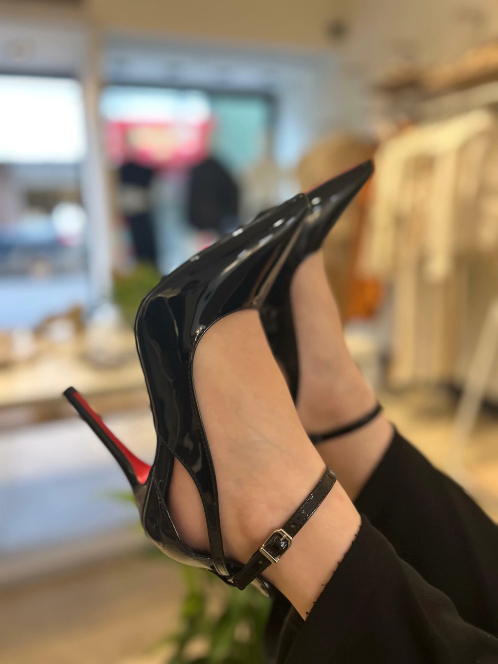 SCARPIN PRETO