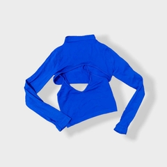 Blusa cropped con top