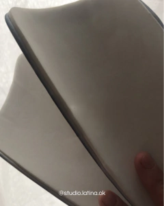 Canilleras Personalizadas De Goma De Alto Impacto - STUDIO LATINA