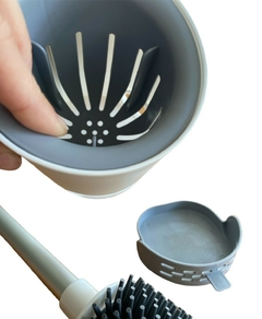 Cepillo Escoba de baño de silicona con Bandeja extraíble y Soporte lavable - Tique.