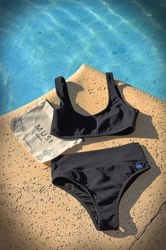 New Velvet [ Black / White ]